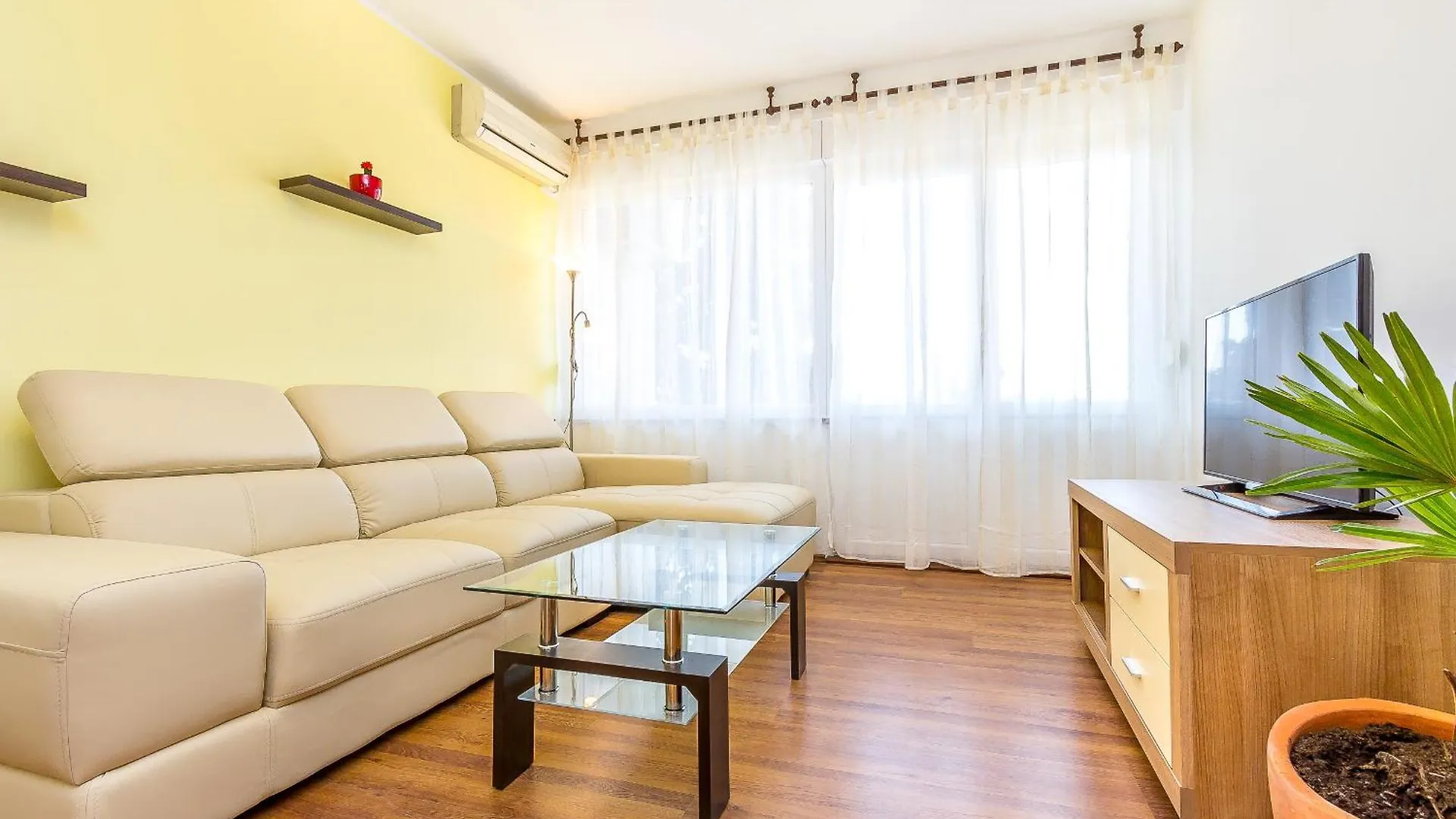 Penthouse Castropola Apartment